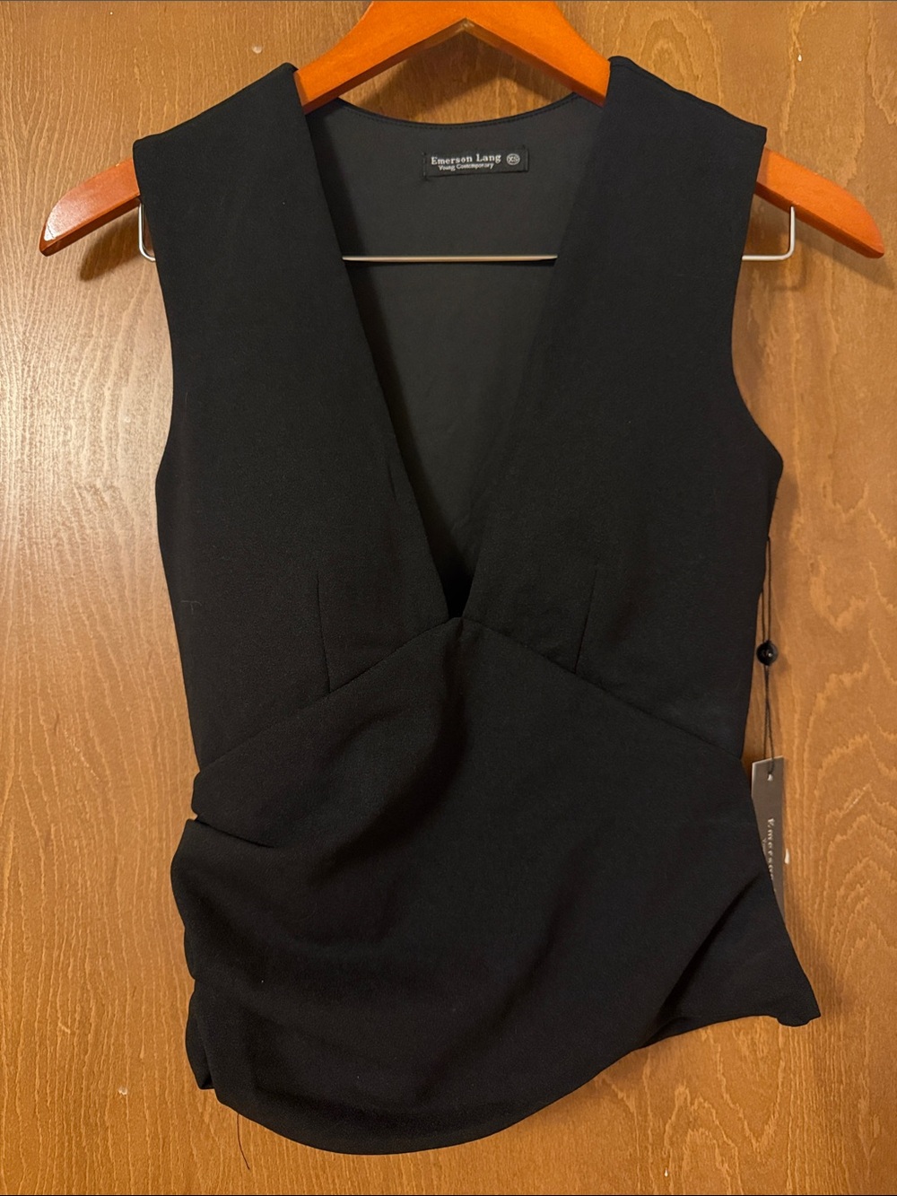 Emerson Lane Black V-Neck Sleeveless Tank